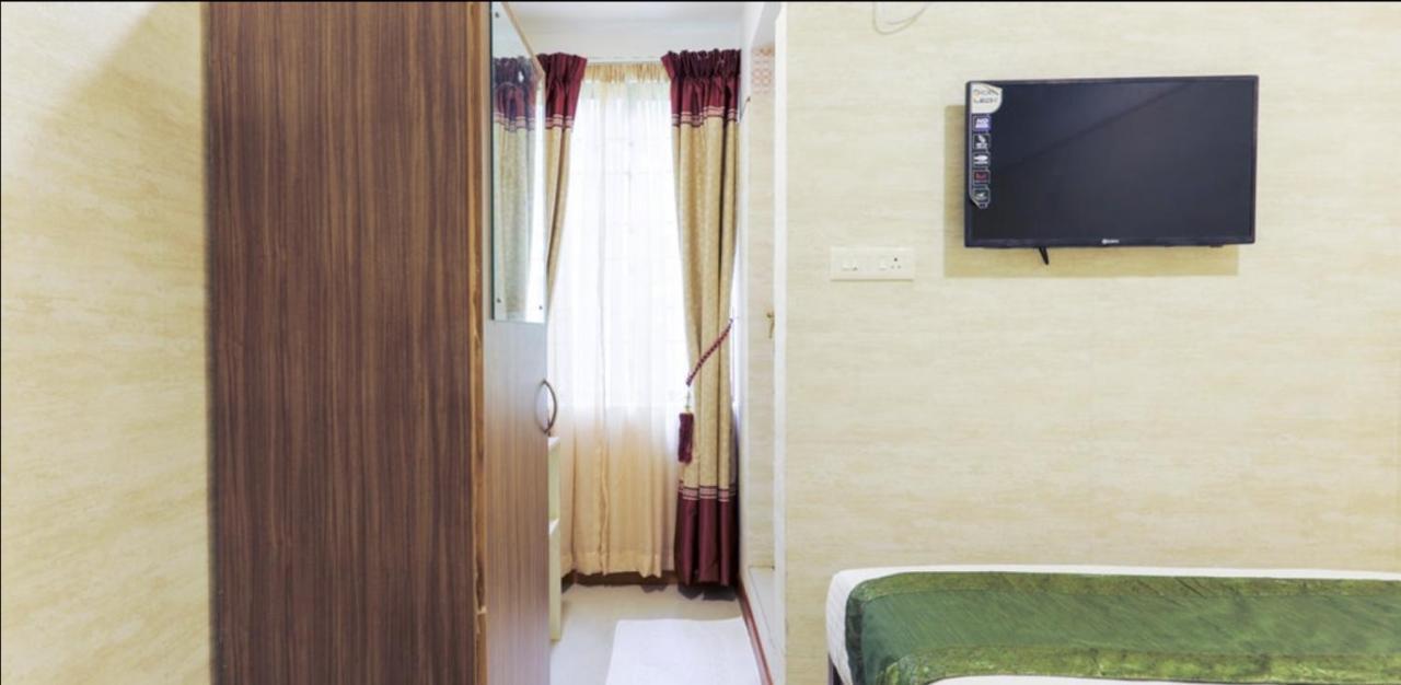 Hotel Heaven Gardens Kochi Exterior foto